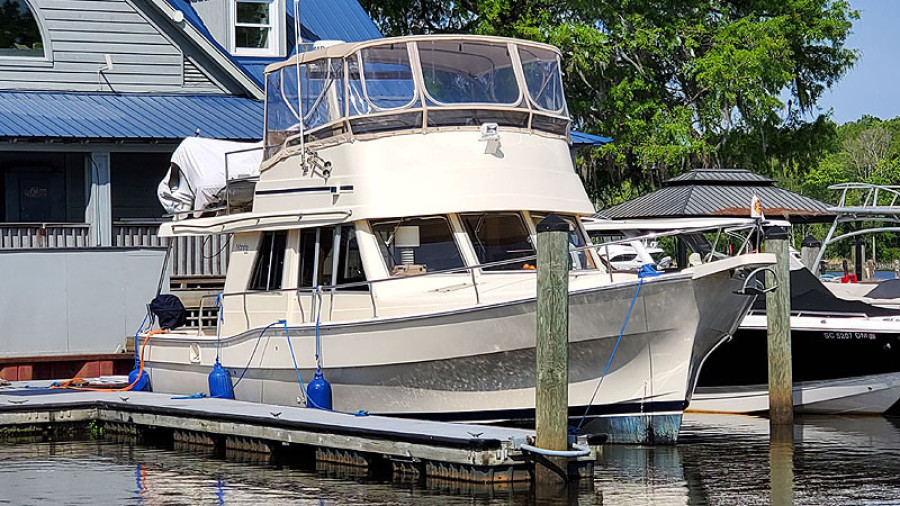 2004 Mainship 390 Sedan