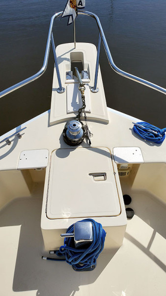 2004 Mainship 390 Sedan