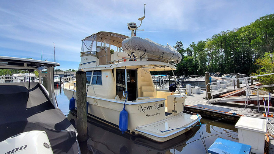2004 Mainship 390 Sedan