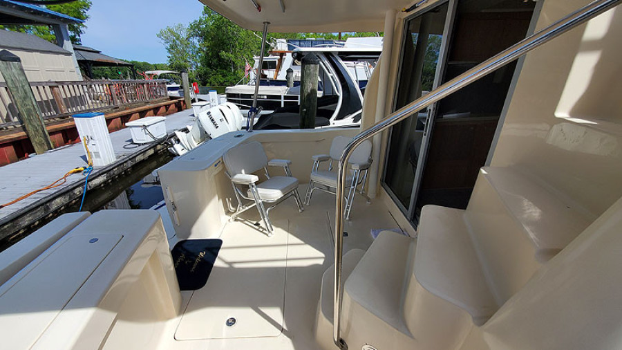 2004 Mainship 390 Sedan