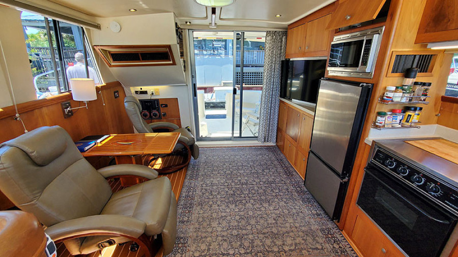 2004 Mainship 390 Sedan