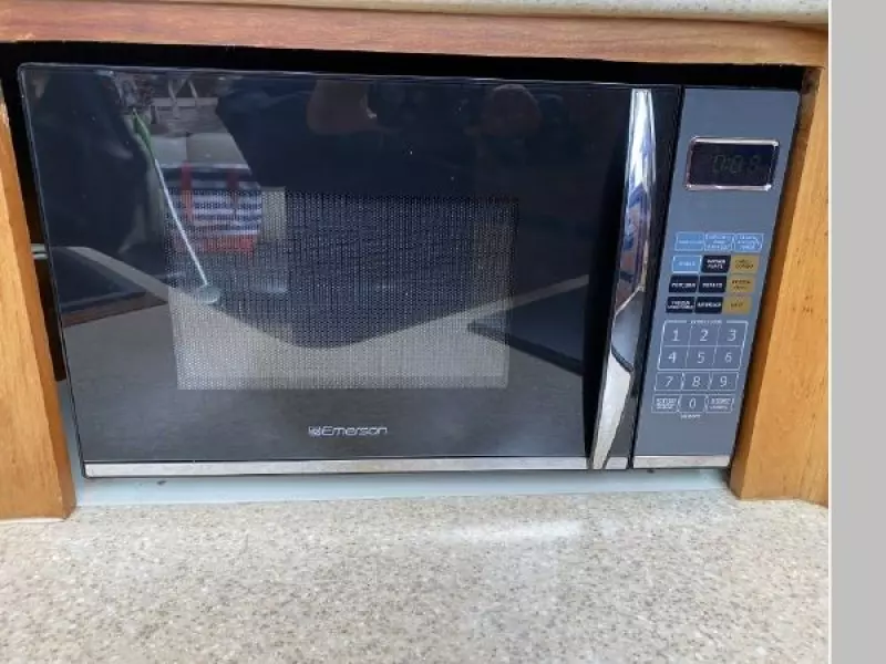 2001 Silverton 330 Sport Bridge