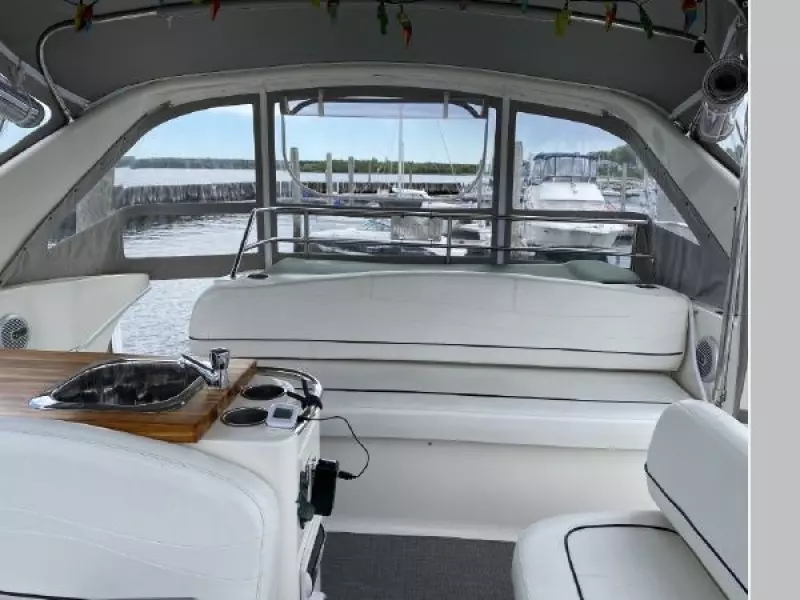 2001 Silverton 330 Sport Bridge
