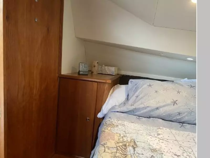 2001 Silverton 330 Sport Bridge