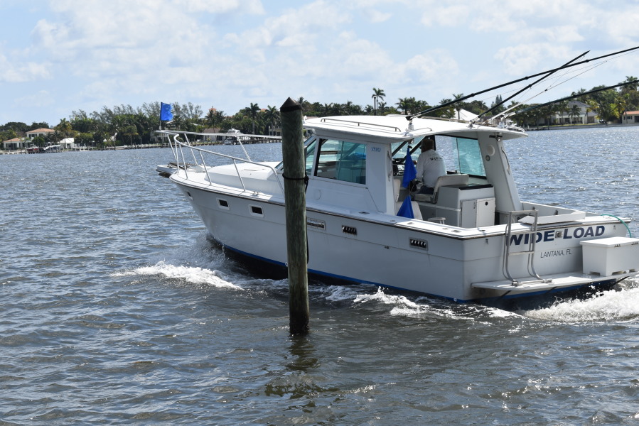 31' 1984 Tiara Yachts 31