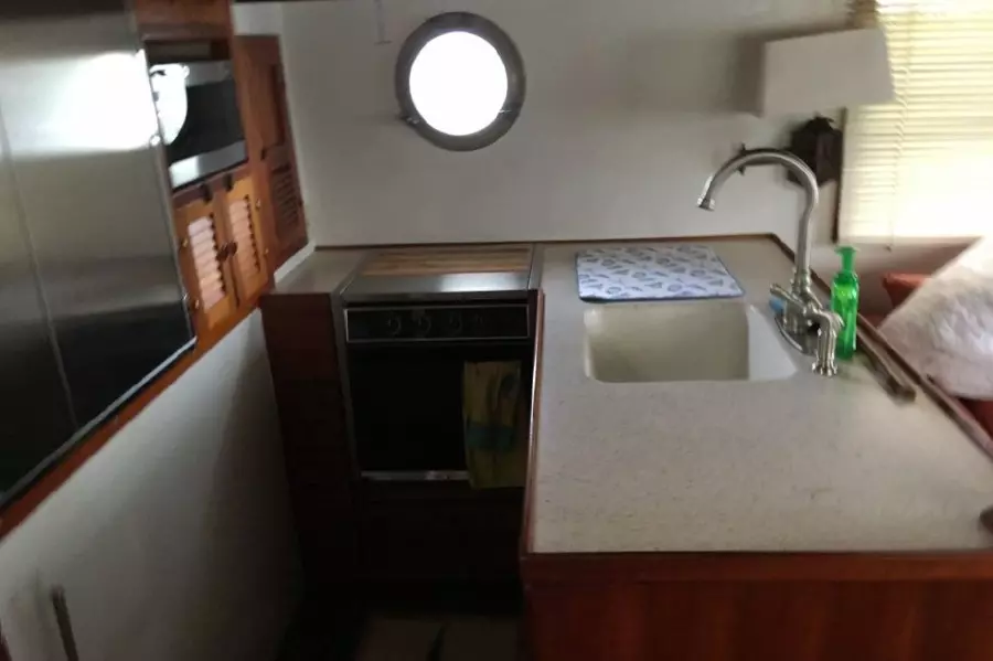 1982 Kadey-Krogen Cruiser