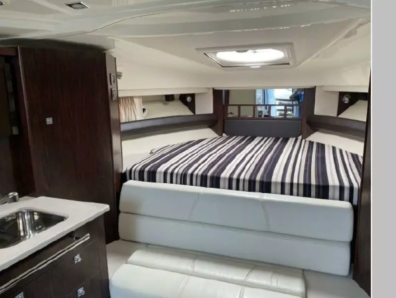 2015 Monterey 335 Sport Yacht