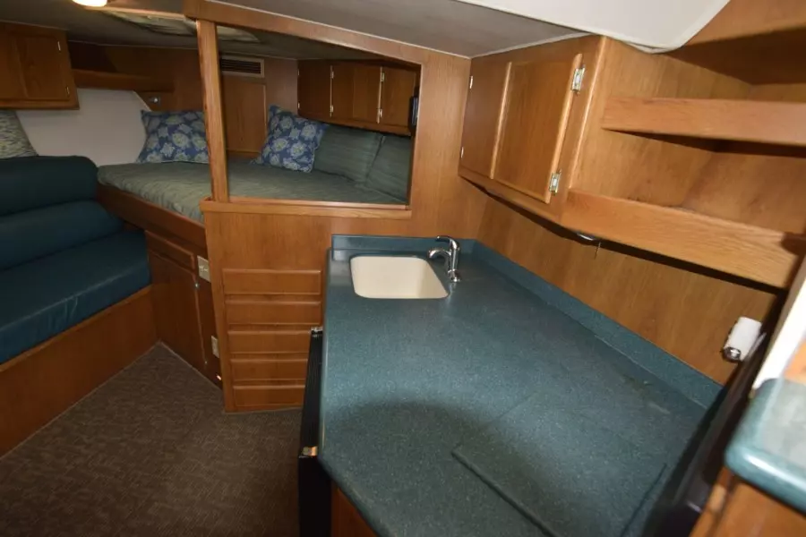 Yellow Fin 36ft Hatteras Yacht For Sale