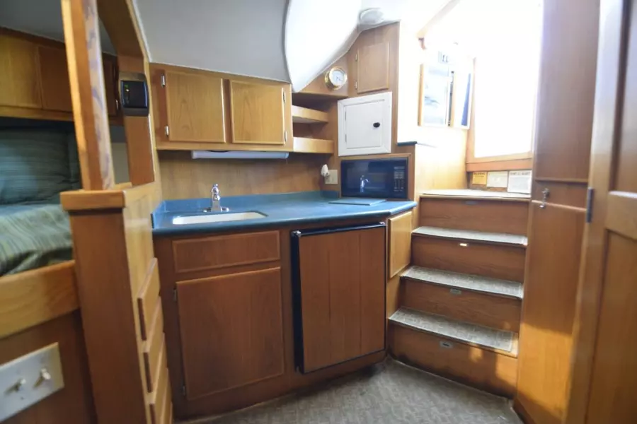 Yellow Fin 36ft Hatteras Yacht For Sale