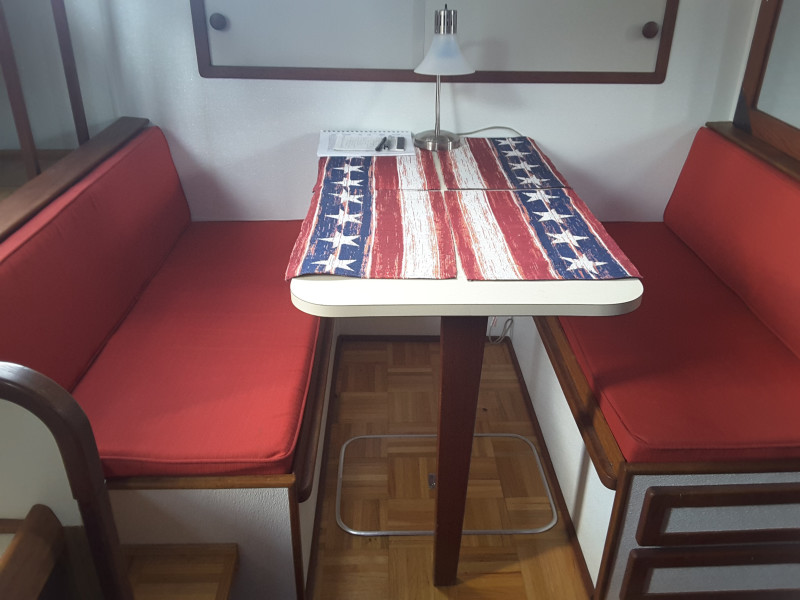 1984 Uniflite Aft cabin