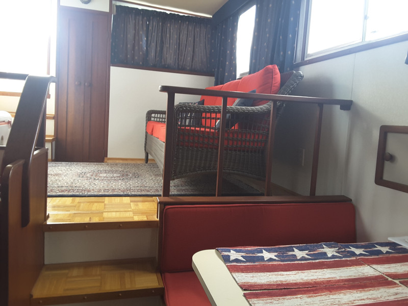 1984 Uniflite Aft cabin