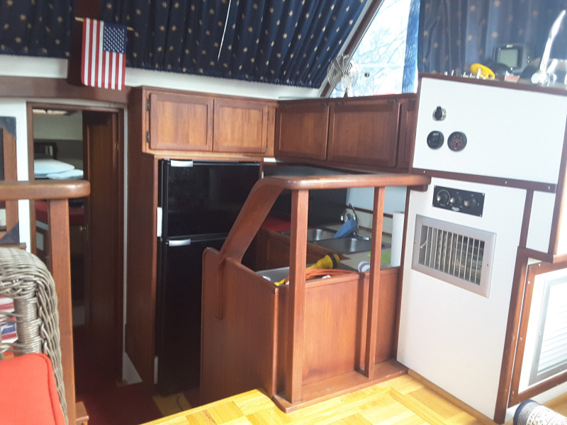 1984 Uniflite Aft cabin