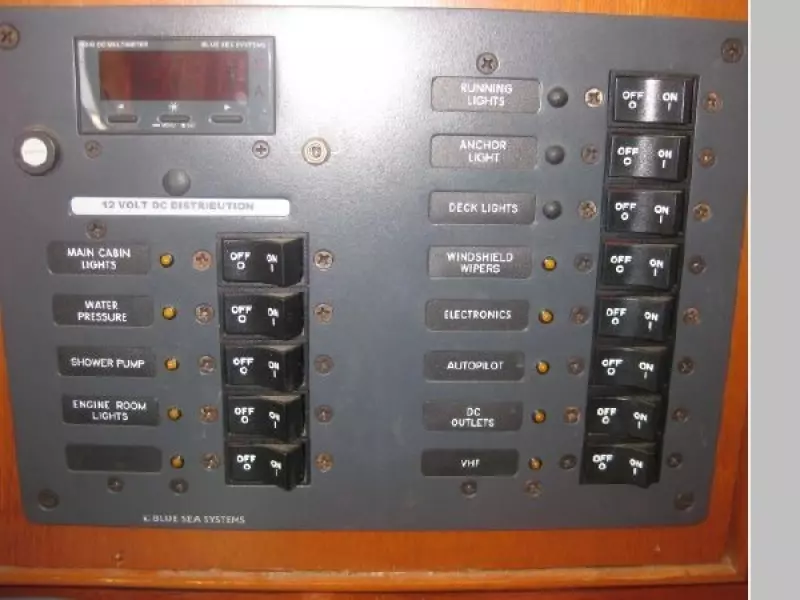 1976 Fisher Pilothouse 30