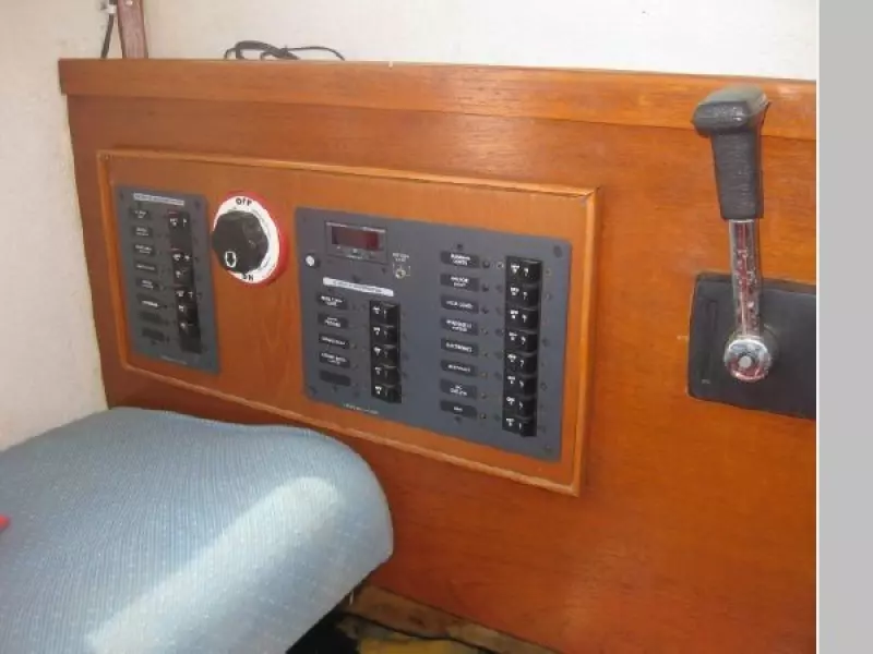 1976 Fisher Pilothouse 30