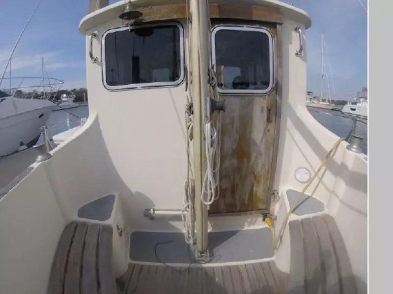 1976 Fisher Pilothouse 30
