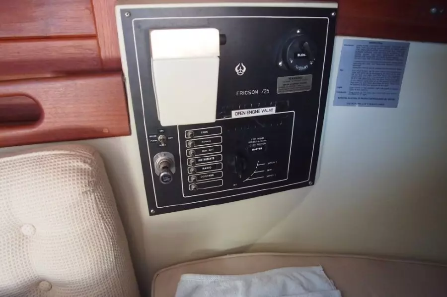 Day Game 25ft Ericson Yacht For Sale