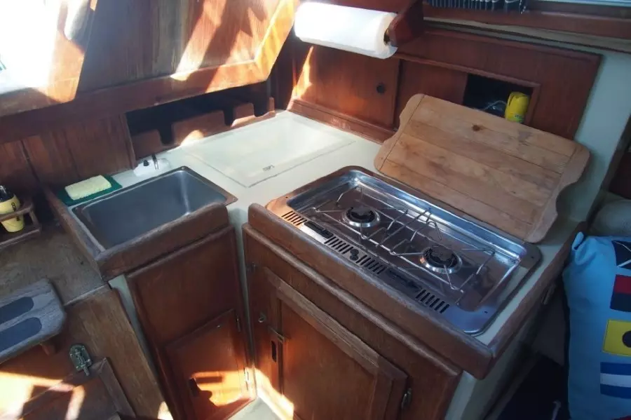 Day Game 25ft Ericson Yacht For Sale