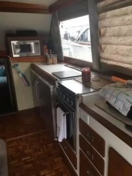 1975 Pacemaker Flybridge Convertible