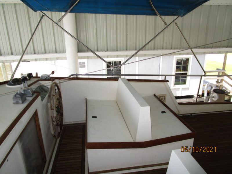 49' Grand Banks flybridge starboard