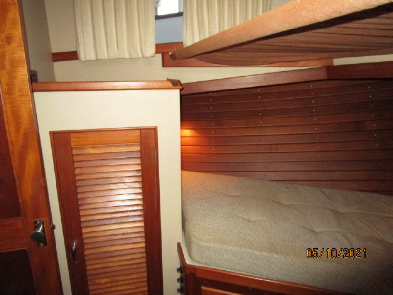 49' Grand Banks forward guest stateroom port