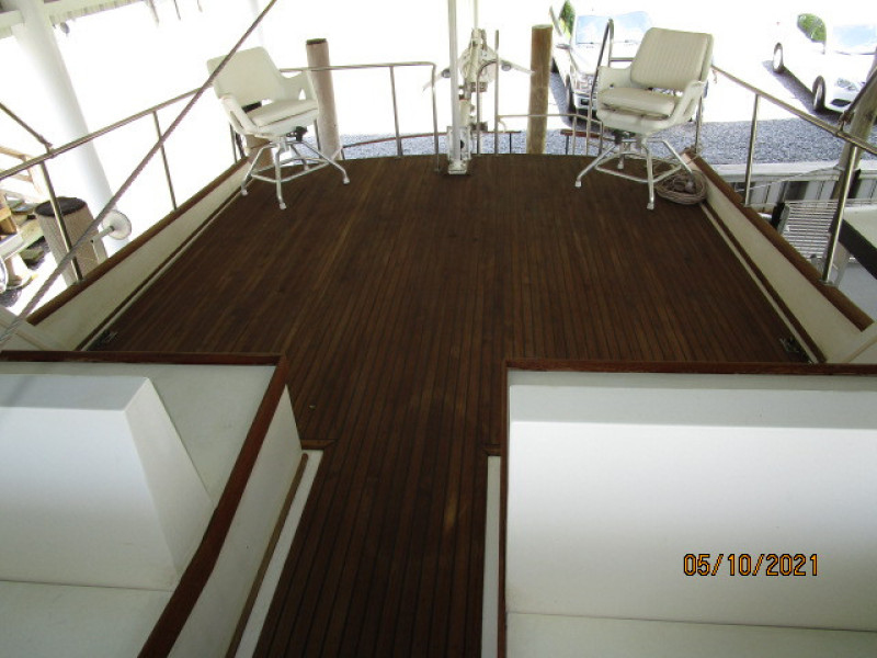 49' Grand Banks flybridge aft