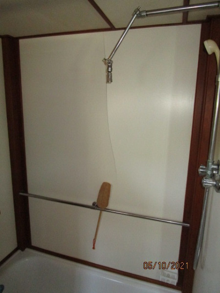 49' Grand Banks master stateroom shower