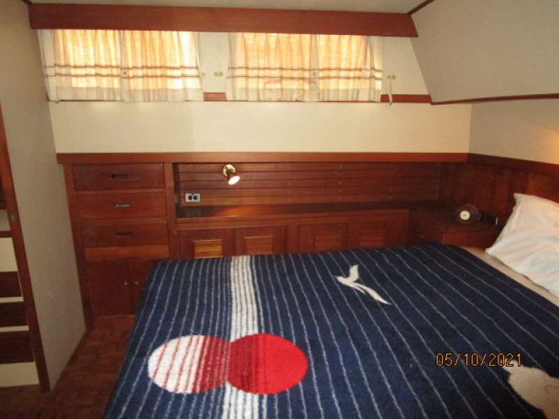 49' Grand Banks master stateroom starboard