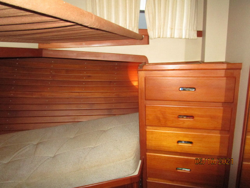 49' Grand Banks forward guest stateroom starboard