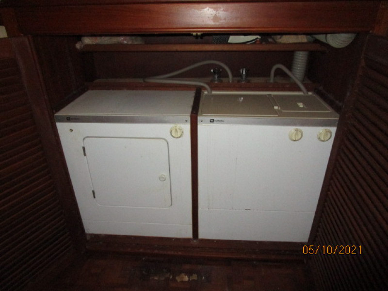 49' Grand Banks washer-dryer