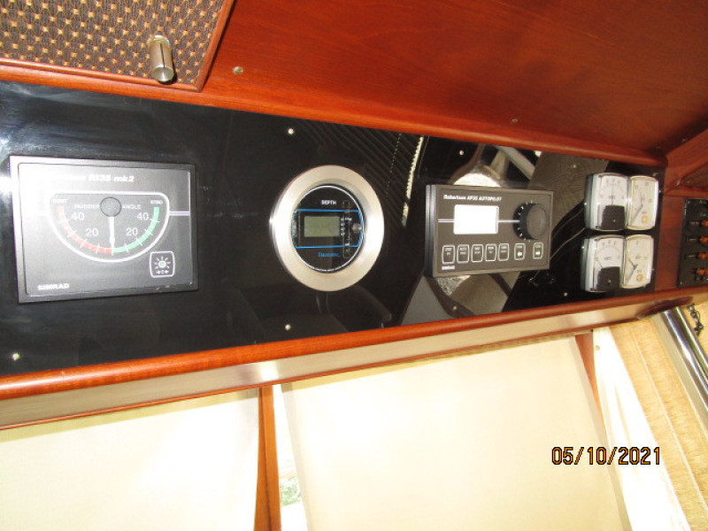 49' Grand Banks lower helm electronics