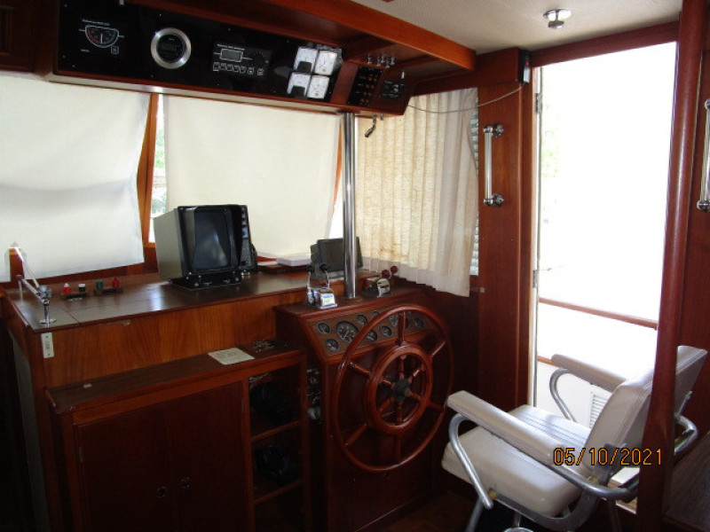 49' Grand Banks lower helm1