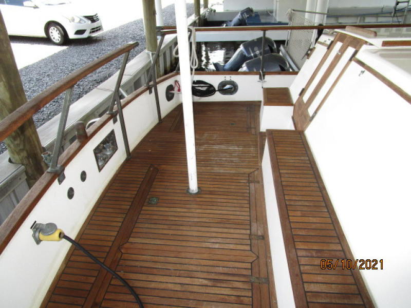 49' Grand Banks aftdeck port