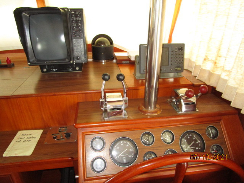 49' Grand Banks lower helm2