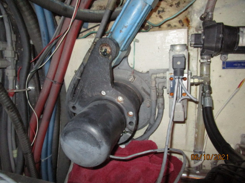 55' Symbol starboard stabilizer head