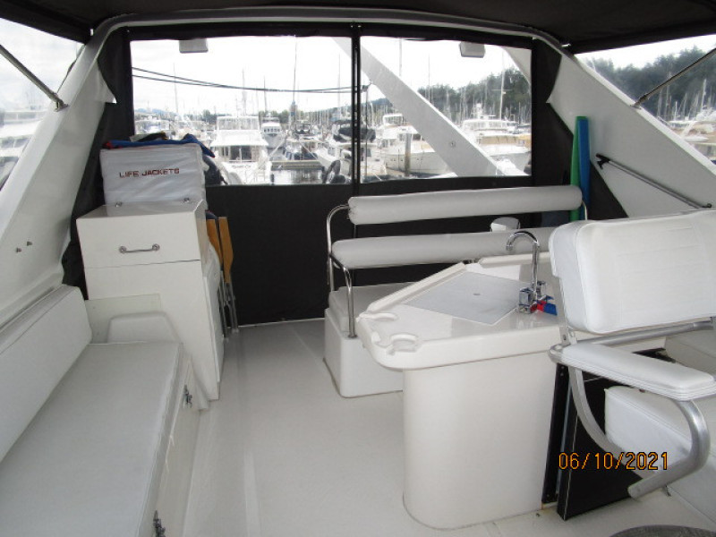 55' Symbol flybridge aft
