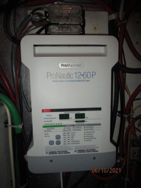 55' Symbol battery charger1