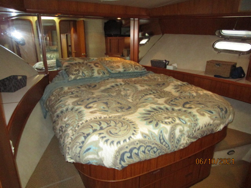 55' Symbol master stateroom