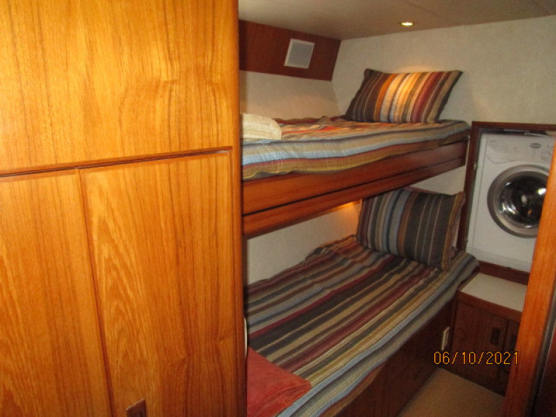 55' Symbol starboard guest stateroom