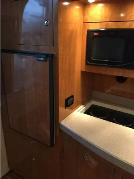 2004 Regal Commodore 3560