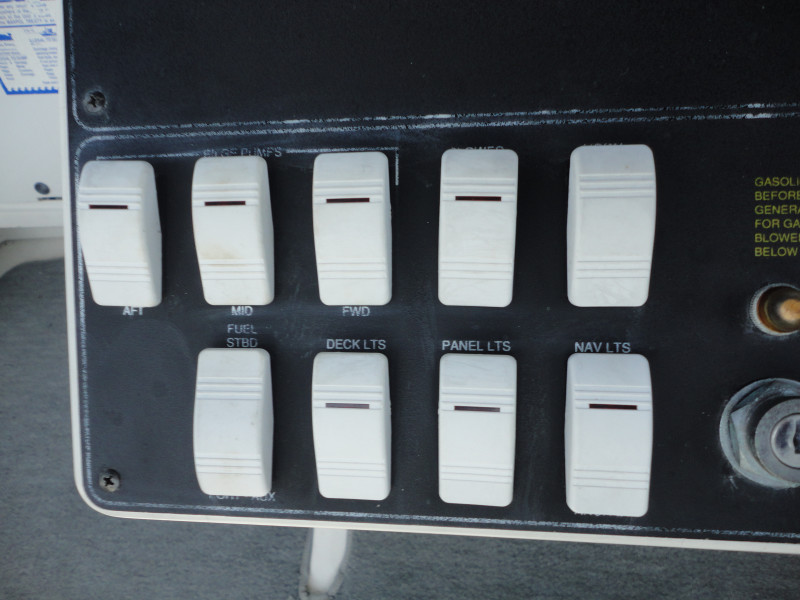 1994 Carver 300 Aft Cabin