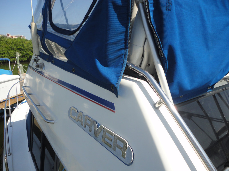 1994 Carver 300 Aft Cabin
