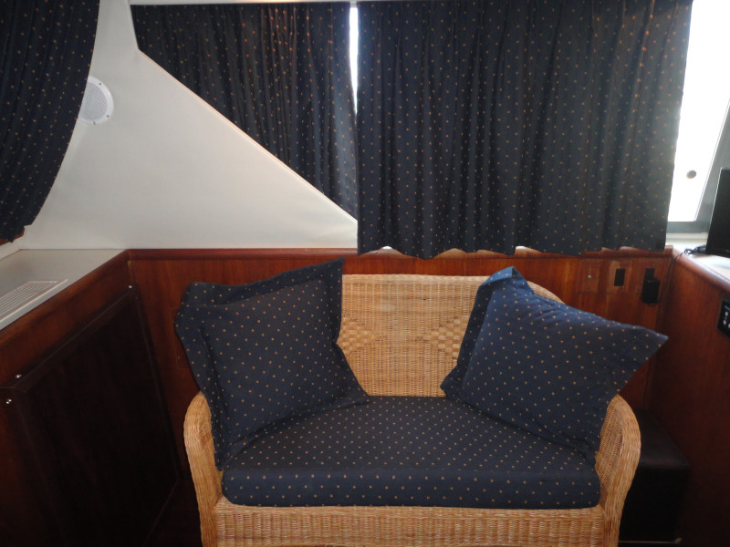 1994 Carver 300 Aft Cabin