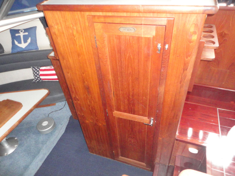1994 Carver 300 Aft Cabin