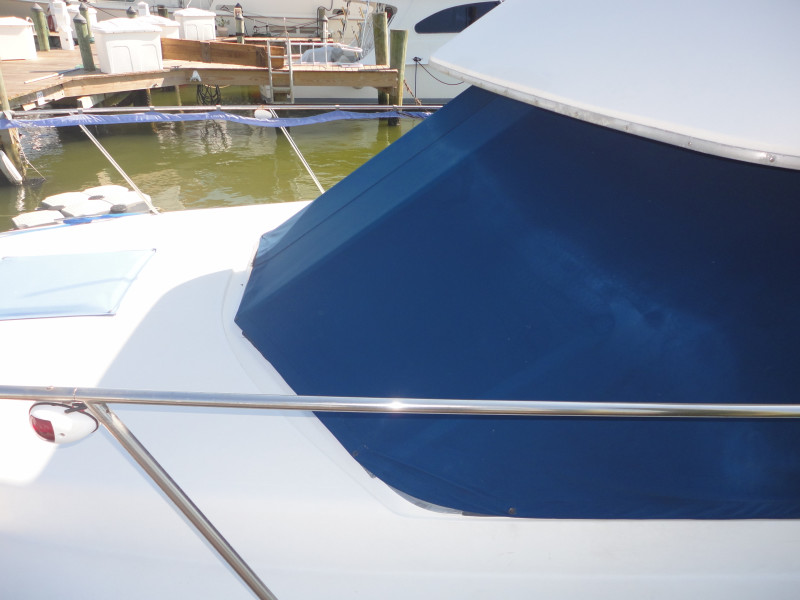 1994 Carver 300 Aft Cabin