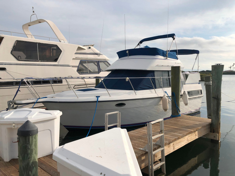 1994 Carver 300 Aft Cabin