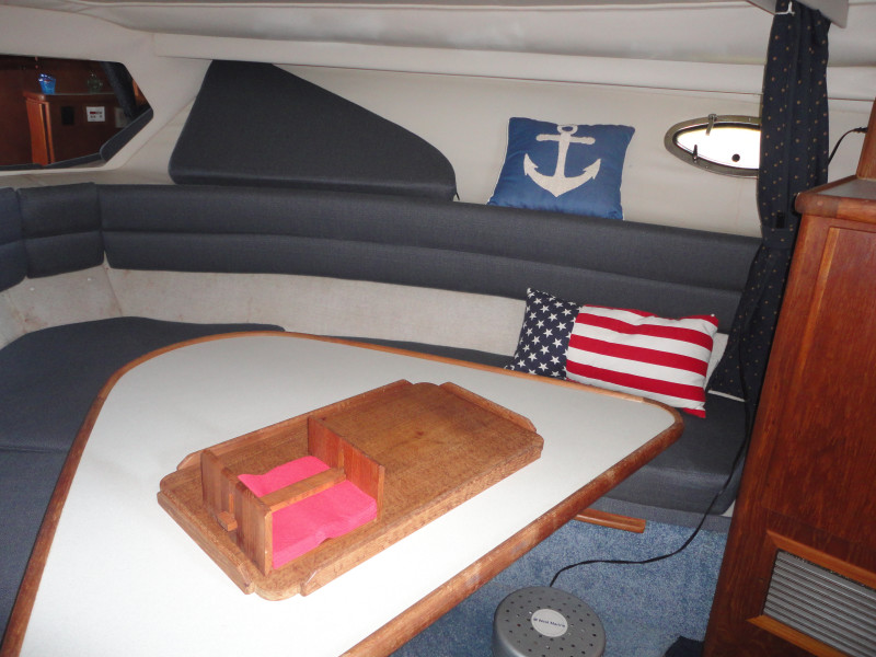 1994 Carver 300 Aft Cabin