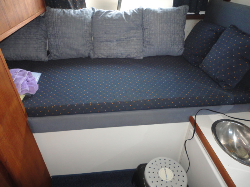 1994 Carver 300 Aft Cabin