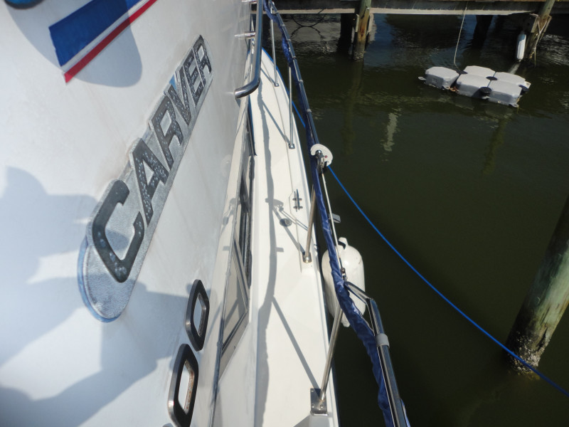 1994 Carver 300 Aft Cabin