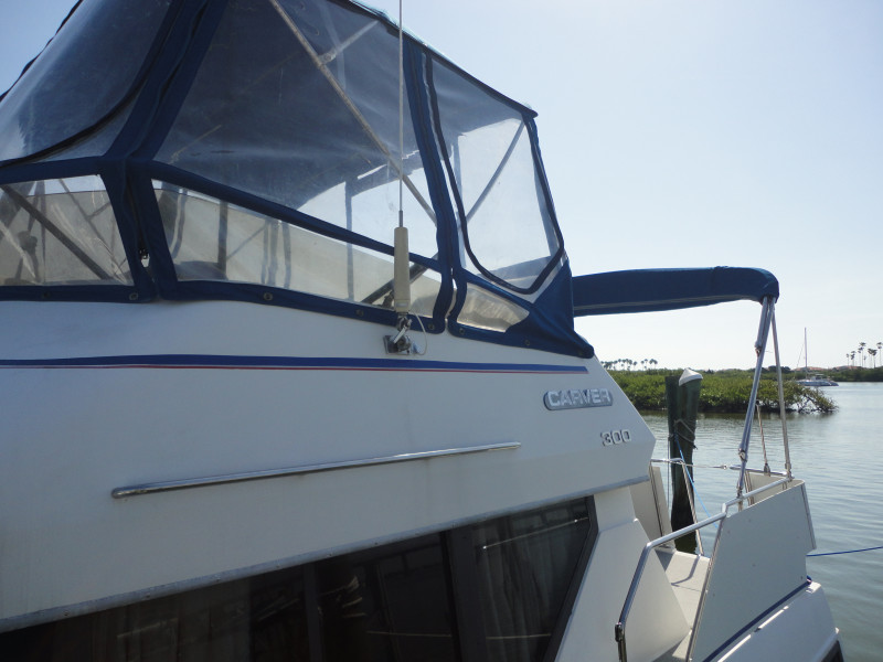 1994 Carver 300 Aft Cabin