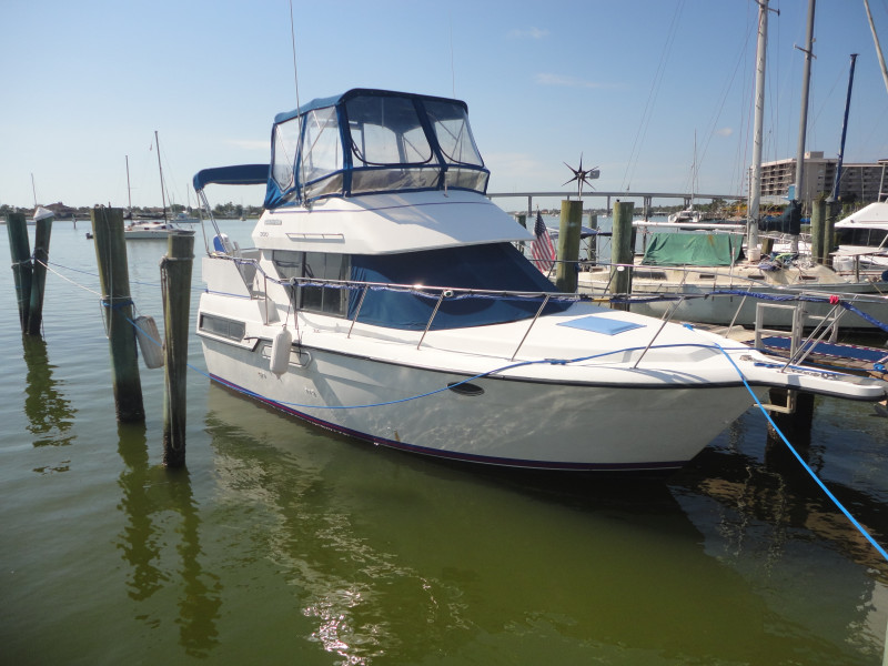 1994 Carver 300 Aft Cabin
